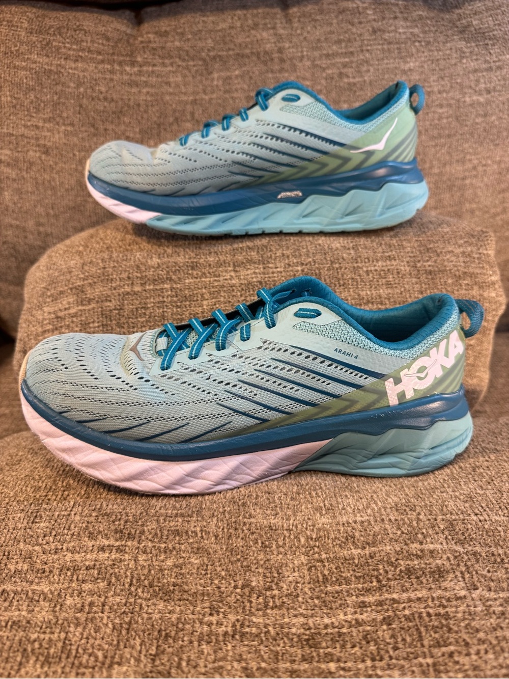 HOKA One One Arahi 4 Women’s Running Shoe Size 10 - Picture 2 of 11